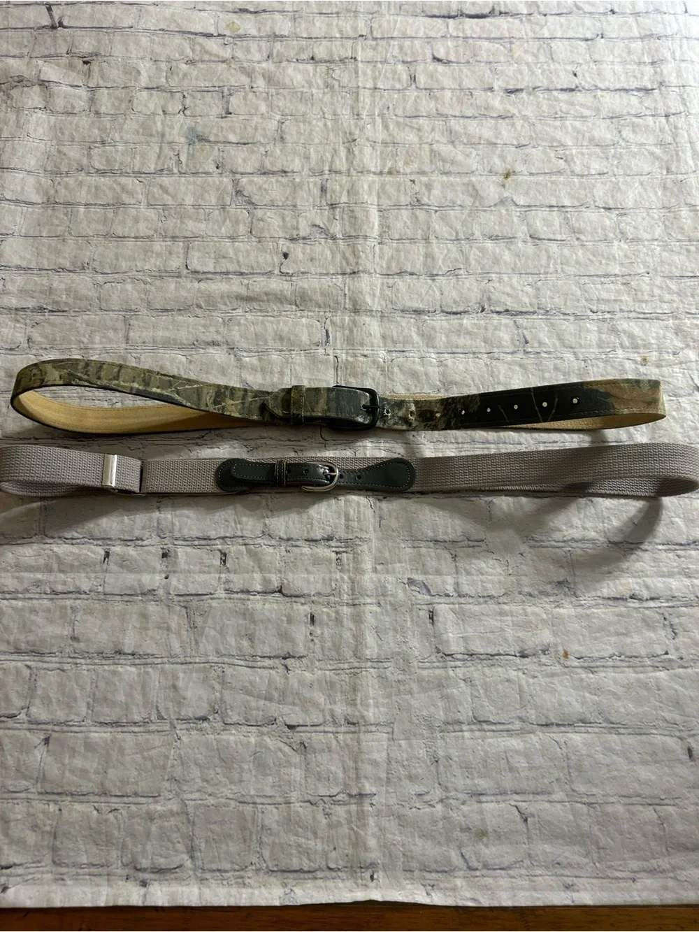 MOSSY OAK CAMOUFLAGE CLOTH BELT AND VTG CINTAS BEIGE WEB BELT ADJUSTABLE